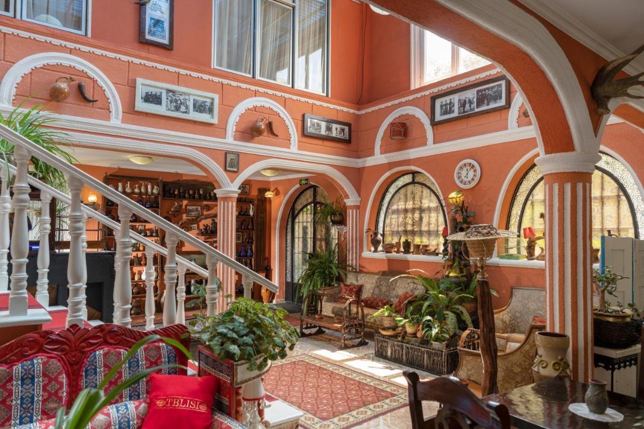 Elia Boutique Hostel & Apart-Hotel Тбилиси Екстериор снимка
