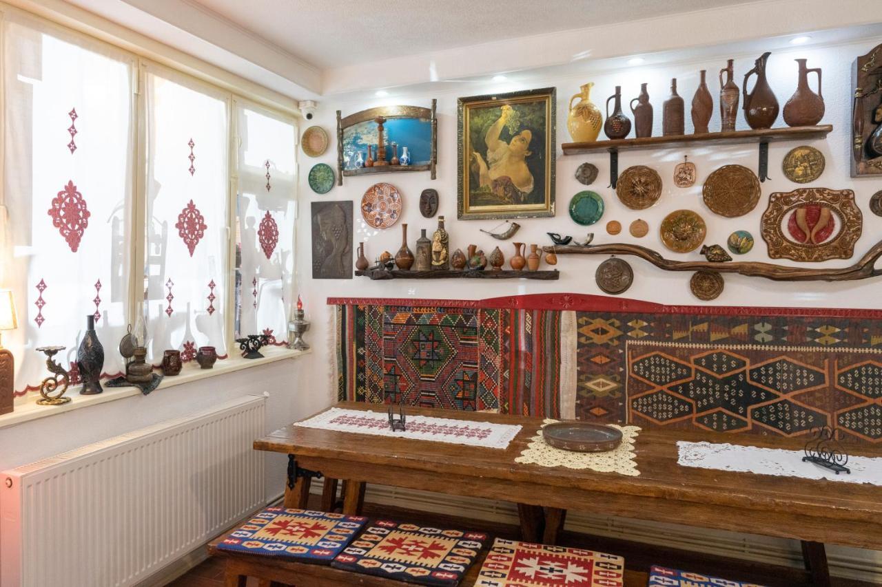 Elia Boutique Hostel & Apart-Hotel Тбилиси Екстериор снимка