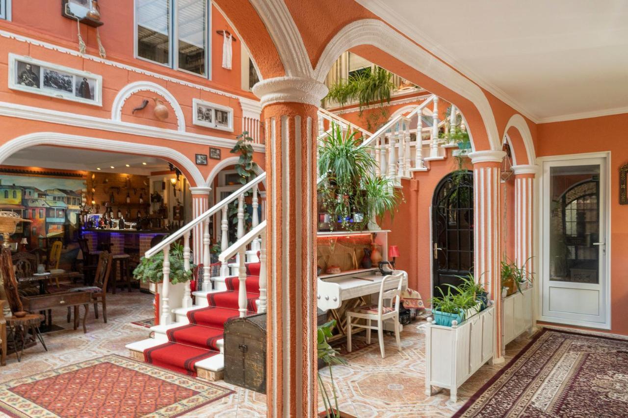 Elia Boutique Hostel & Apart-Hotel Тбилиси Екстериор снимка