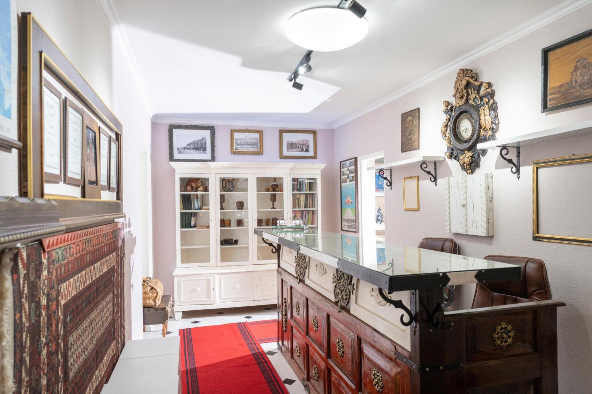 Elia Boutique Hostel & Apart-Hotel Тбилиси Екстериор снимка