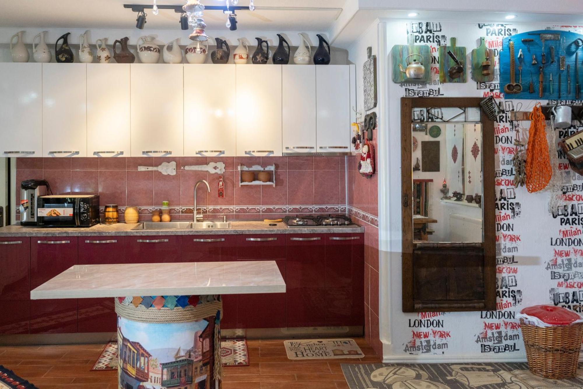 Elia Boutique Hostel & Apart-Hotel Тбилиси Екстериор снимка