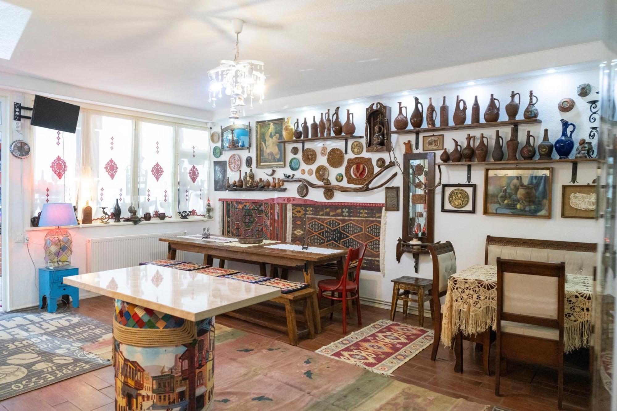 Elia Boutique Hostel & Apart-Hotel Тбилиси Екстериор снимка