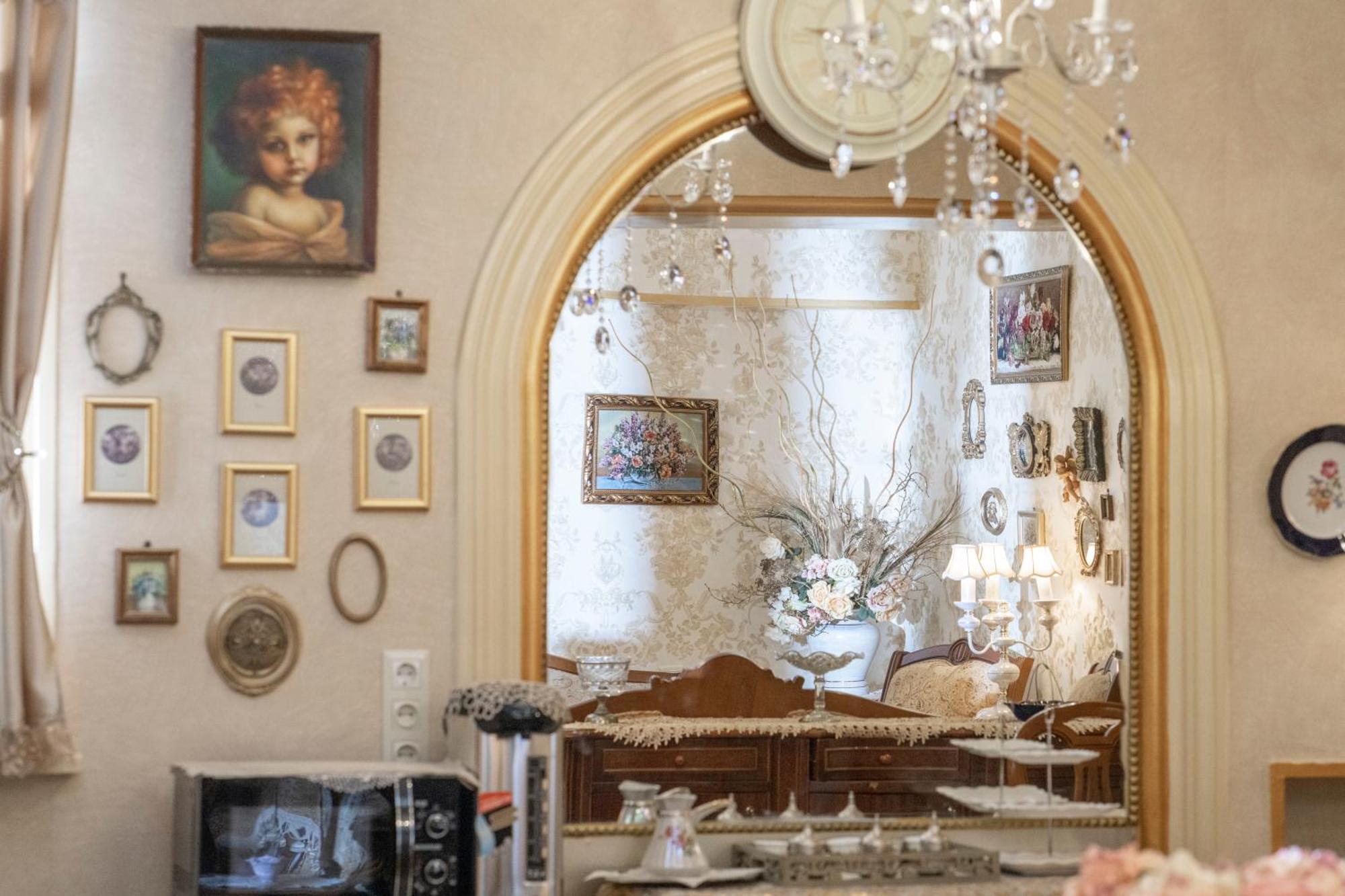 Elia Boutique Hostel & Apart-Hotel Тбилиси Екстериор снимка